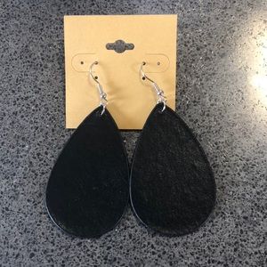 Teardrop leather earrings